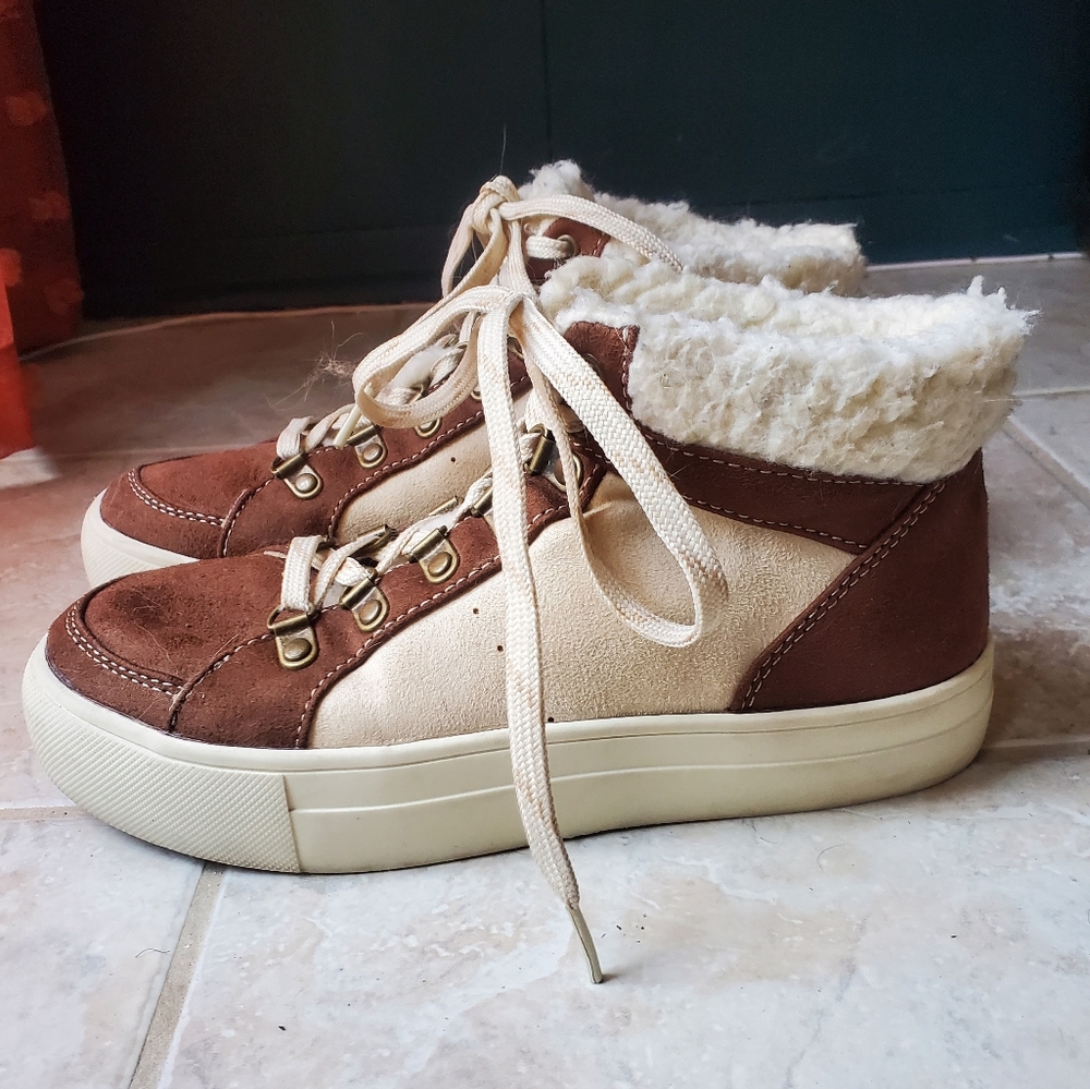 American Eagle Sherpa Leather Boots